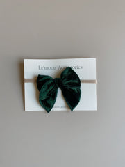 Olva velvet bow clip
