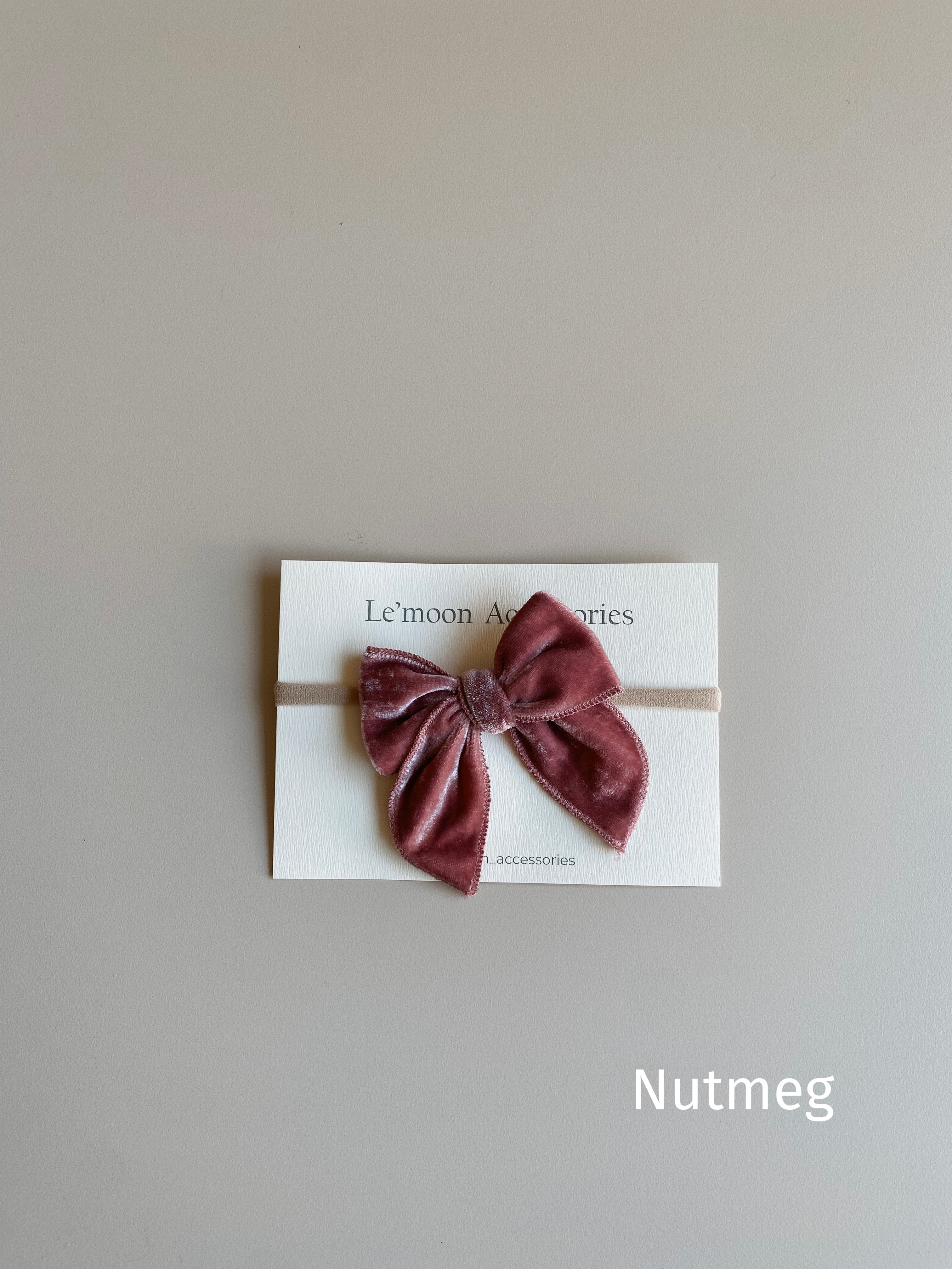 Olva velvet bow clip