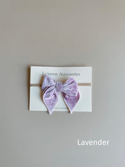Olva velvet bow clip