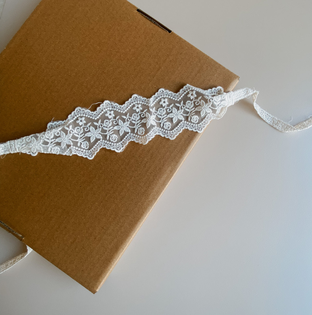 Vintage Riley lace head tie