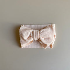 Textured bow