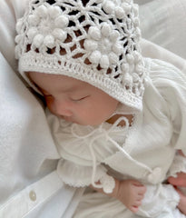 Crochet bonnet hat