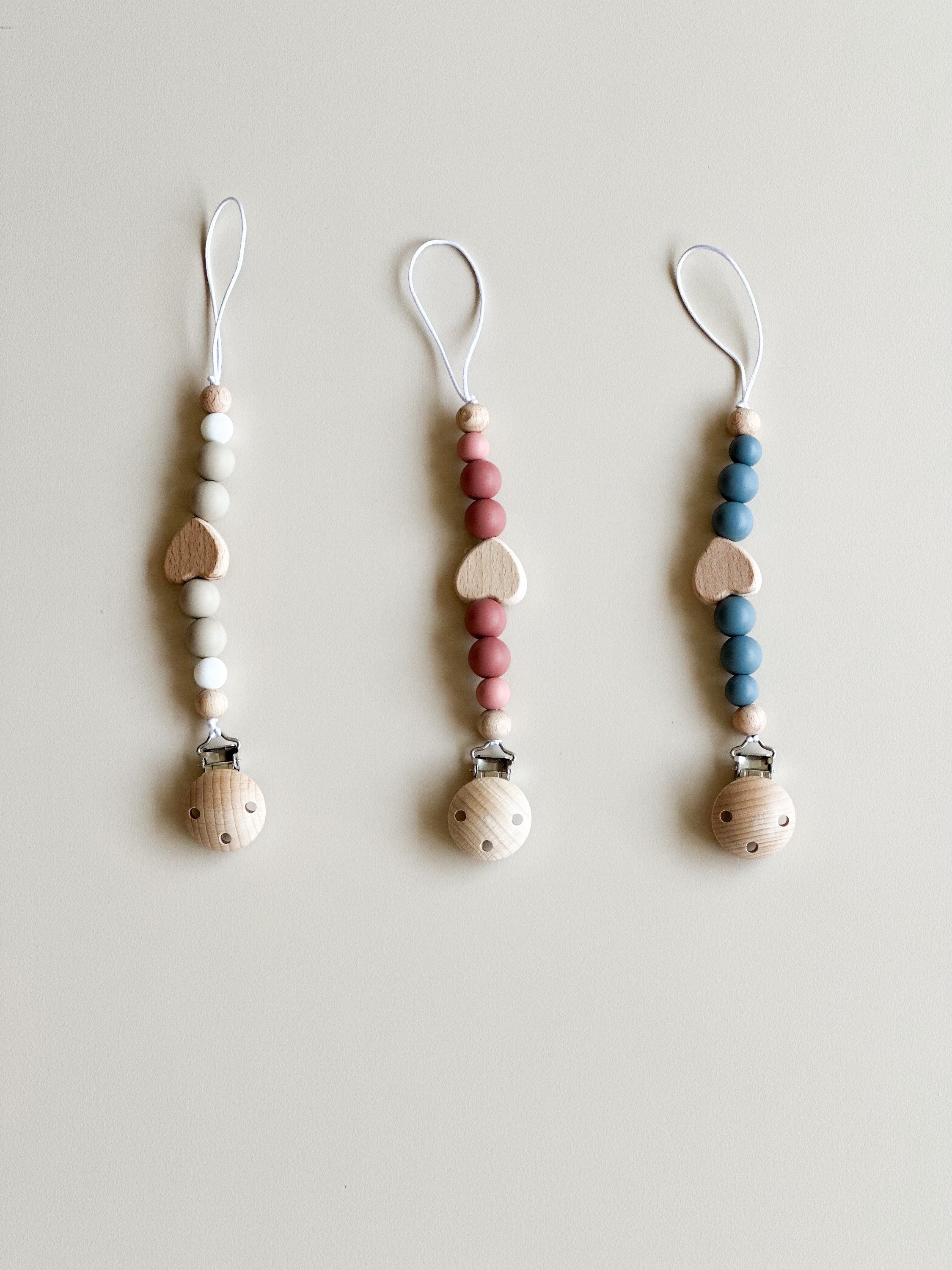 Wooden  pacifier clip