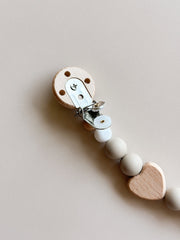 Wooden  pacifier clip