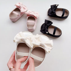 Pearl Bow Baby Flats