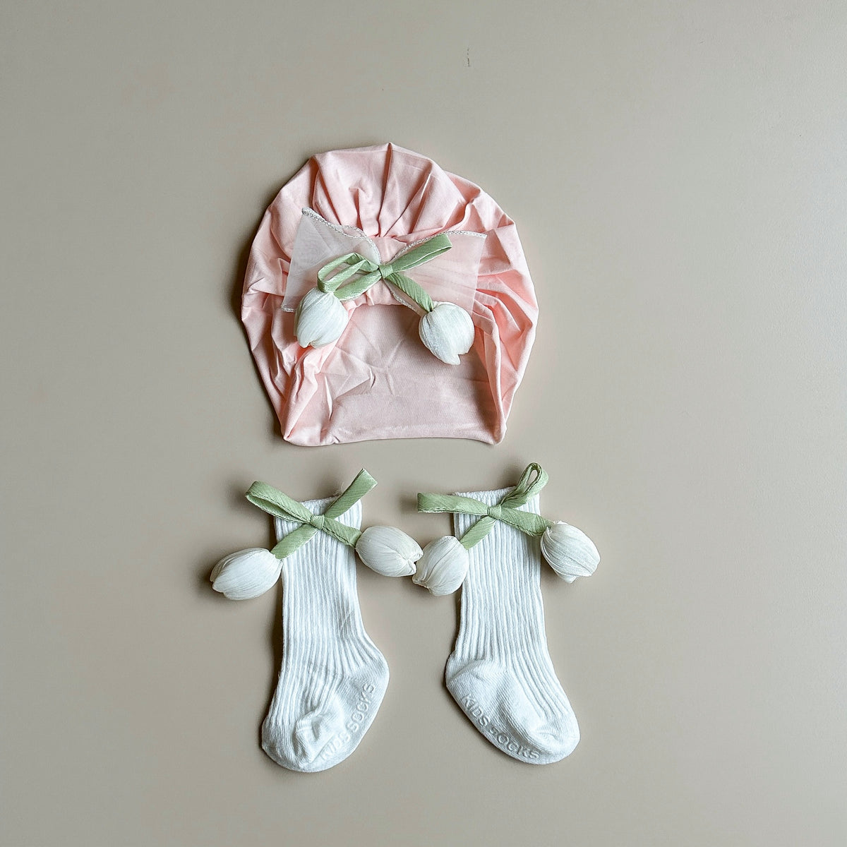 Tulip Charm Set – Bonnet & Socks
